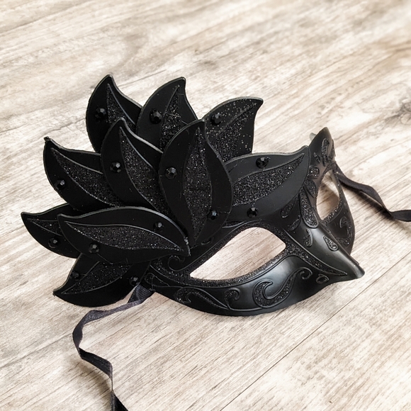 Statement Metallic Masquerade Ball Mask for Ladies in Black - Picture 4 of 4